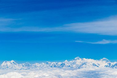 Himalayalar 'daki Everest Dağı. 8848 metre yüksekliğinde. Dünyanın en yüksek dağı. Yedi Zirve.