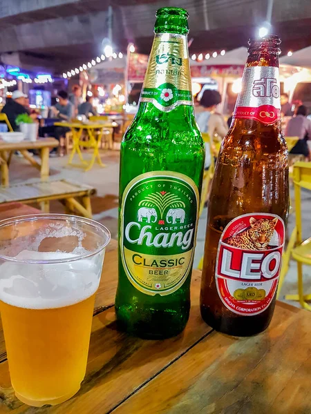 Чанг Лео Пива Тайський Нічний Ринок Вулична Їжа Хуай Хванг — стокове фото