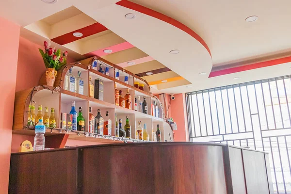 Bar Cheio Bebidas Espirituosas Garrafas Vinho Hotel Sinamangal Kathmandu Nepal — Fotografia de Stock