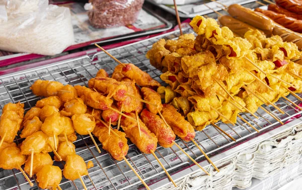 Brochettes Thaïlandaises Boulettes Poulet Saucisse Boulettes Poisson Sur Gril Bangrak — Photo