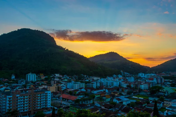 Hermoso Amanecer Colorido Sobre Las Montañas Angra Dos Reis Brasil — Foto de Stock