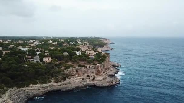 Tembakan Pesawat Tak Berawak Panorama Teluk Cala Santany Mallorca Spanyol — Stok Video