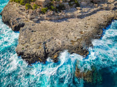 İspanya Mallorca Balearic Adaları 'ndaki Cala Mondrago Samarador' un Punta de Sa Guardia 'sı..