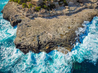 İspanya Mallorca Balearic Adaları 'ndaki Cala Mondrago Samarador' un Punta de Sa Guardia 'sı..