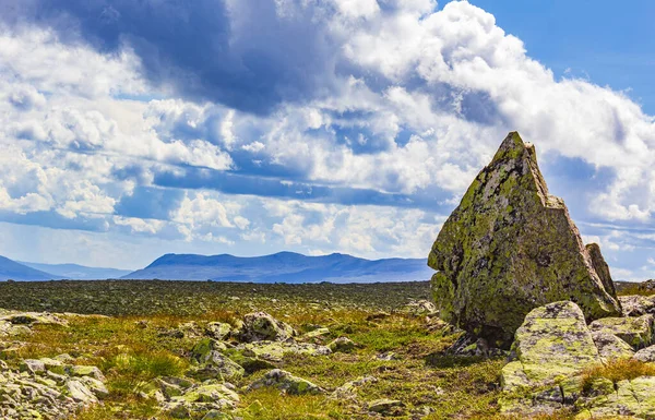 Grosse Roche Dans Paysage Nordique Incroyable Sur Sommet Montagne Vang — Photo