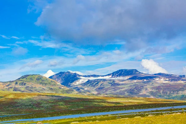 Incroyable Paysage Nordique Avec Des Montagnes Colorées Lac Forêts Dans — Photo