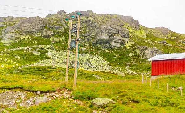 挪威国家公园中的雾 岩石和悬崖峭壁 — 图库照片