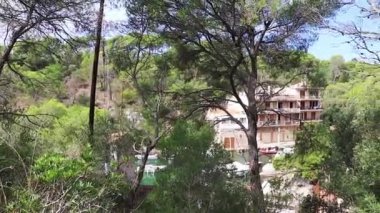 Körfez marinasının panoramik manzarası Cala Figuera Mallorca İspanya.