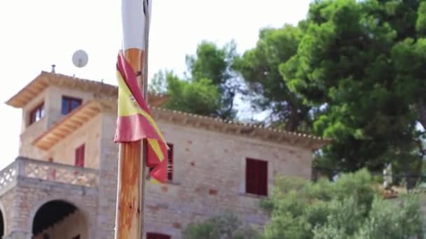 Spanische Flagge Weht Wind Cala Figuera Mallorca Spanien — Stockvideo