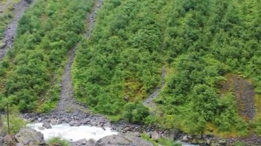 Güzel turkuaz nehri Utla Utladalen Norveç. En güzel manzaralar.