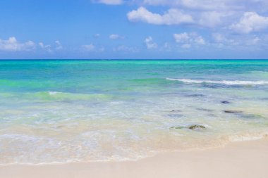 Playa del Carmen Meksika 'da tropik Meksika plajı 88 Punta Esmeralda.