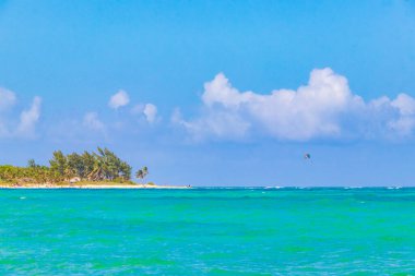 Playa del Carmen Meksika 'da tropik Meksika plajı 88 Punta Esmeralda.