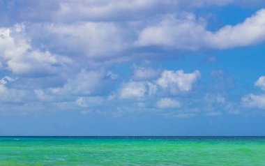 Playa del Carmen Meksika 'da tropik Meksika plajı 88 Punta Esmeralda.