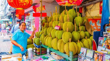 Bangkok Tayland 22 numara. Çin Mahallesi Bangkok Tayland 'da Kokuşmuş Meyve Durian' ın Mai 2018 Tayland gıda satışı.