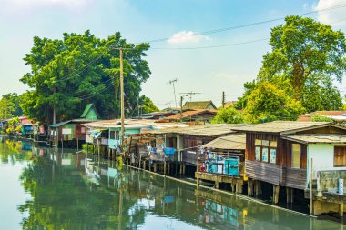Don Mueang Bangkok Tayland 'daki Prem Prachakon Kanalı' nda ve nehirde hayat..