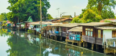 Don Mueang Bangkok Tayland 'daki Prem Prachakon Kanalı' nda ve nehirde hayat..