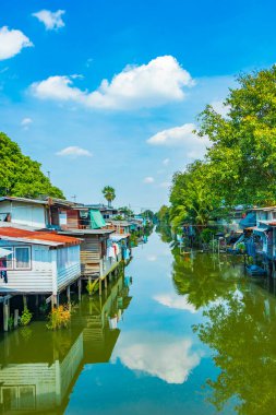 Don Mueang Bangkok Tayland 'daki Prem Prachakon Kanalı' nda ve nehirde hayat..