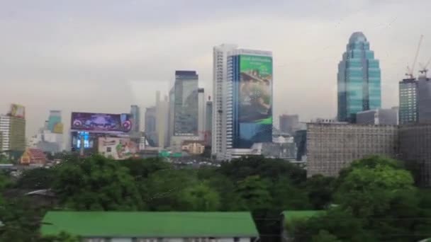 Mit Dem Auto Durch Das Stadtpanorama Wolkenkratzer Stadtbild Von Bangkok — Stockvideo