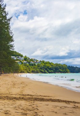 Nai Thon Naithon Plajı Sakhu Thalang Phuket Tayland 'da turkuaz insan bulunan bir rüya sahili..