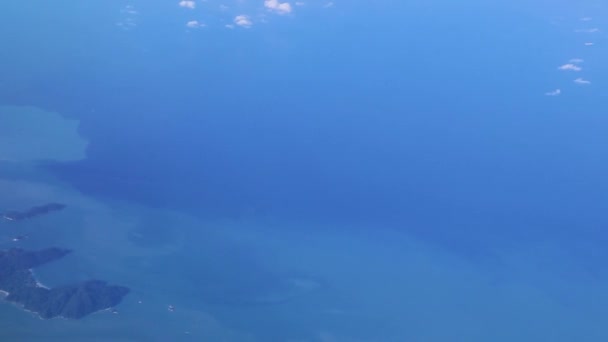 Tayland Üzerinde Uçan Adaların Panoramik Manzarası Turkuvaz Suları — Stok video