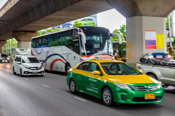 Bangkok Tayland 22 numara. Mai 2018 Tayland 'ın başkenti Bangkok' ta yoğun trafik var..
