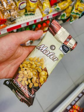 Playa del Carmen Meksika 16 numara. Nisan 2021 Mafya Fıstık Paketi Playa del Carmen Meksika 'daki süpermarkette..