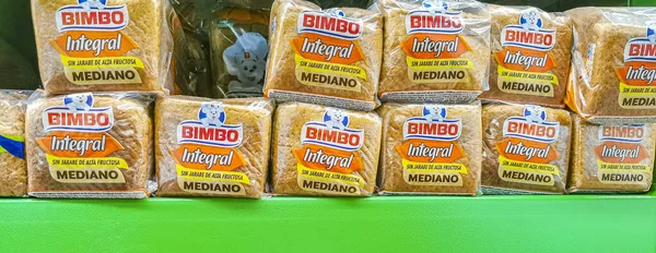 プラヤ カルメンメキシコ23 2021年4月プレヤデルカーメンメキシコのスーパーマーケットでBimboホワイトトーストパンブランコ統合メディアノパッケージ — ストック写真