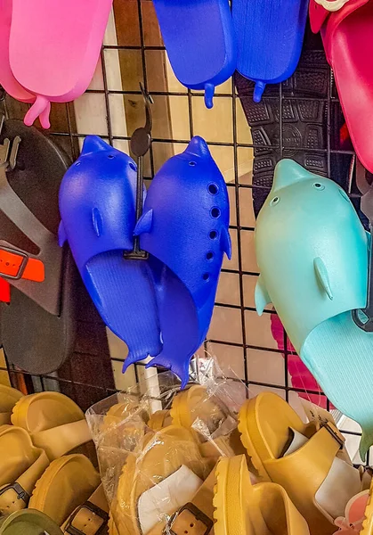 Golfinho Colorido Sapatos Peixe Chinelos Para Venda Bangkok Tailândia — Fotografia de Stock