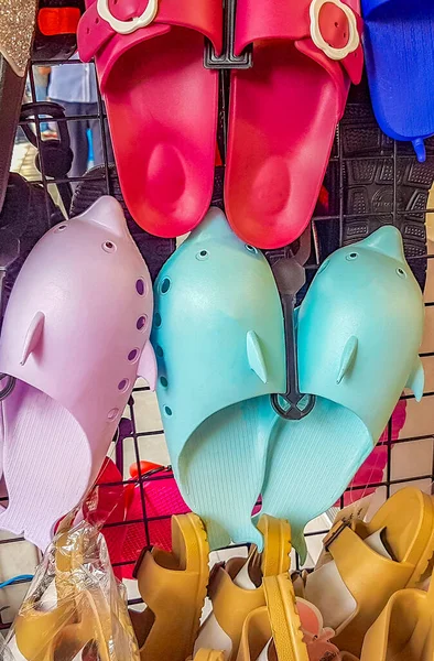 Színes Delfin Hal Cipő Flipflops Eladó Bangkok Thaiföldön — Stock Fotó