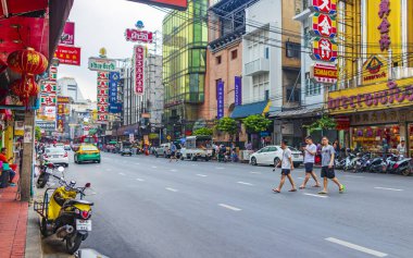Bangkok Tayland 22 numara. Samphanthawong Bangkok Tayland 'daki Yaowarat Yolu' ndaki Çin kasabasında Mai 2018 Yoğun trafik.