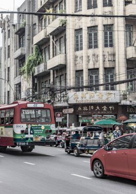Bangkok Tayland 22 numara. Samphanthawong Bangkok Tayland 'daki Yaowarat Yolu' ndaki Çin kasabasında Mai 2018 Yoğun trafik.