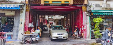 Bangkok Tayland 22 numara. Mai 2018 Renkli Çin Kasabası Chua Hoikhanh Tapınağı girişi Bangkok Tayland.