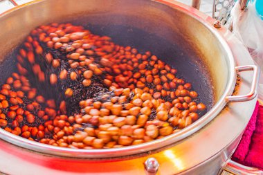 Fındık ve tohum seçimi Tayland yemeği ve Çin mutfağı Çin Mahallesi Bangkok Tayland 'daki eski market.