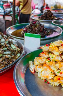 Tayland deniz mahsulleri ve Çin mutfağı Çin 'in Bangkok şehrindeki eski market..