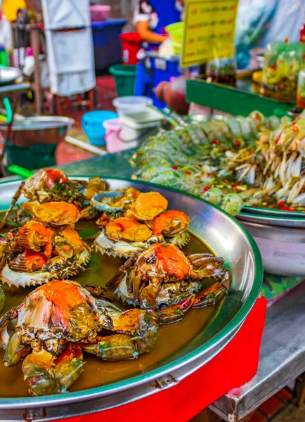 Tayland deniz mahsulleri ve Çin mutfağı Çin 'in Bangkok şehrindeki eski market..