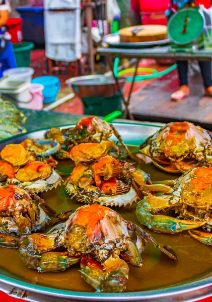 Tayland deniz mahsulleri ve Çin mutfağı Çin 'in Bangkok şehrindeki eski market..