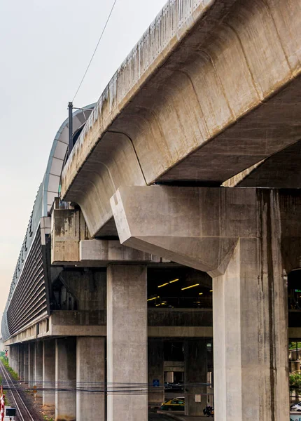 マッカ山駅の都市景観と建築空港鉄道リンク Ratchthewi Bangkok Thailand — ストック写真