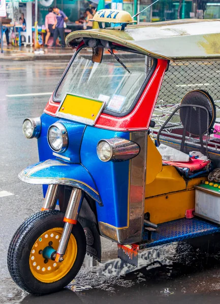 Bangkok Tailândia Mai 2018 Tuk Tuk Colorido Típico Estacionado Bangkok — Fotografia de Stock
