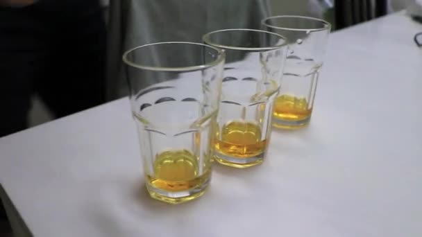 Bangkok Thajsko22 Mai 2018 Captain Morgan Alkohol Nalévání Chlast Pití — Stock video
