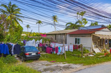 Phuket Tayland 10. Ekim 2018 Thalang Phuket Tayland 'da hayat arabaları, yolları ve manzarayı barındırır..
