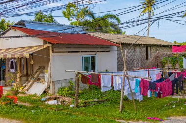 Phuket Tayland 10. Ekim 2018 Thalang Phuket Tayland 'da hayat arabaları, yolları ve manzarayı barındırır..