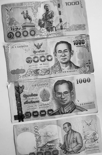 泰国曼谷Mai 2018泰元不同钞票4 000泰铢黑白照片 — 图库照片