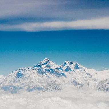 Himalayalar 'daki Everest Dağı. 8848 metre yüksekliğinde. Dünyanın en yüksek dağı. Yedi Zirve.