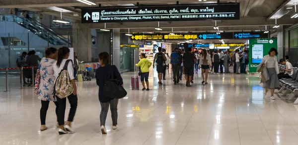 Бангкок Таиланд Коридоры Пассажиры Mai 2018 Bangkok Suvarnabhumi Airport Amphoe — стоковое фото