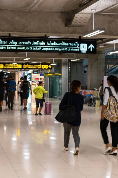 Бангкок Таиланд Коридоры Пассажиры Mai 2018 Bangkok Suvarnabhumi Airport Amphoe — стоковое фото