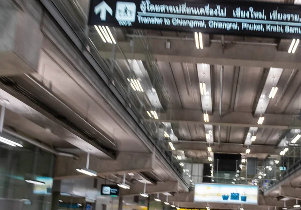 泰国曼谷Mai 2018走廊和乘客曼谷苏瓦纳比机场泰国安培爆炸菲律宾 — 图库照片