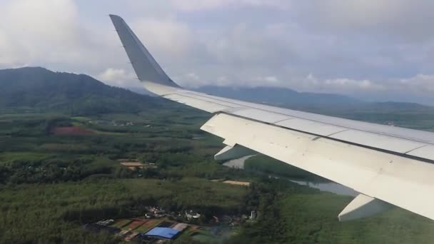 Lądowanie Phuket International Airport Naturalne Krajobrazy Gór Phuket Tajlandia — Wideo stockowe