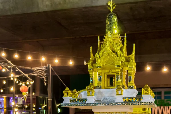 Santuario Sacro Giallo Dorato Mercato Notturno Tailandese Huai Khwang Bangkok — Foto Stock