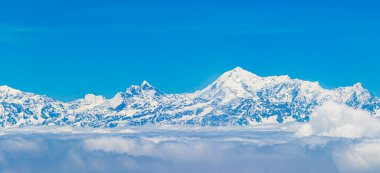 Himalayalar 'daki Everest Dağı. 8848 metre yüksekliğinde. Dünyanın en yüksek dağı. Yedi Zirve.