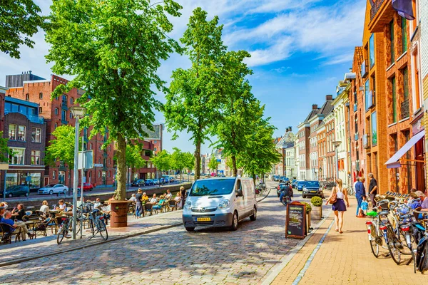 Groningen Nederland Juni 2013 Stadsgezicht Panorama Gebouwen Fietsverkeer Groningen Nederland — Stockfoto